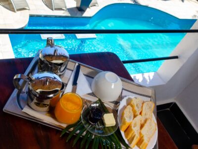 Villa offrant une vue imprenable sur la piscine à Nosy Be