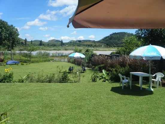 Belle Villa face au lac à Ampefy – photo 3