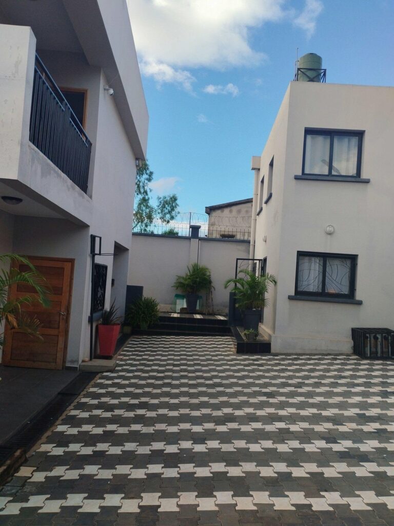 Villa meublée haut standing à Ambohitrarahaba, Antananarivo
