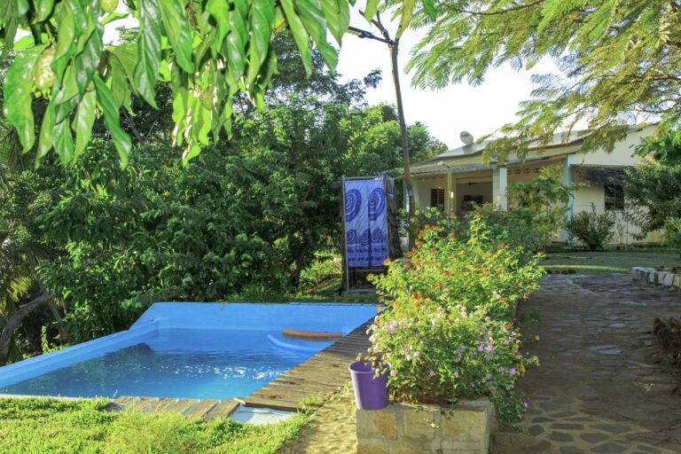 Belle villa à Nosy Be – Piscine et cadre verdoyant