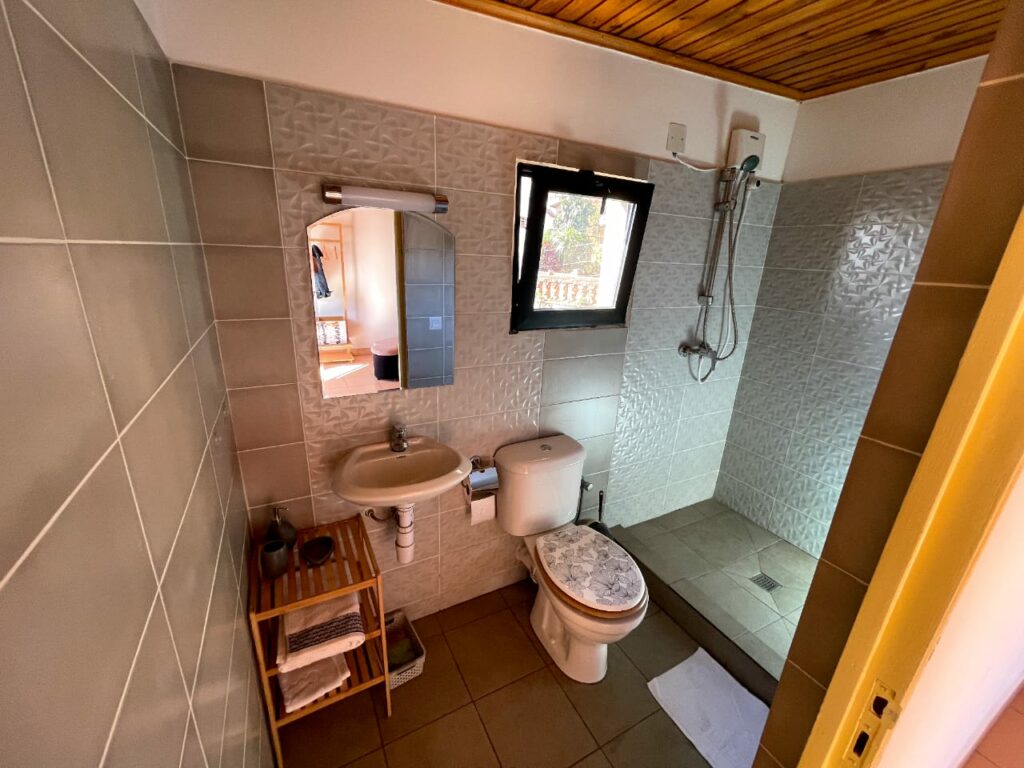 Studio meublé à Faravohitra – Vue imprenable sur Antananarivo – photo 4