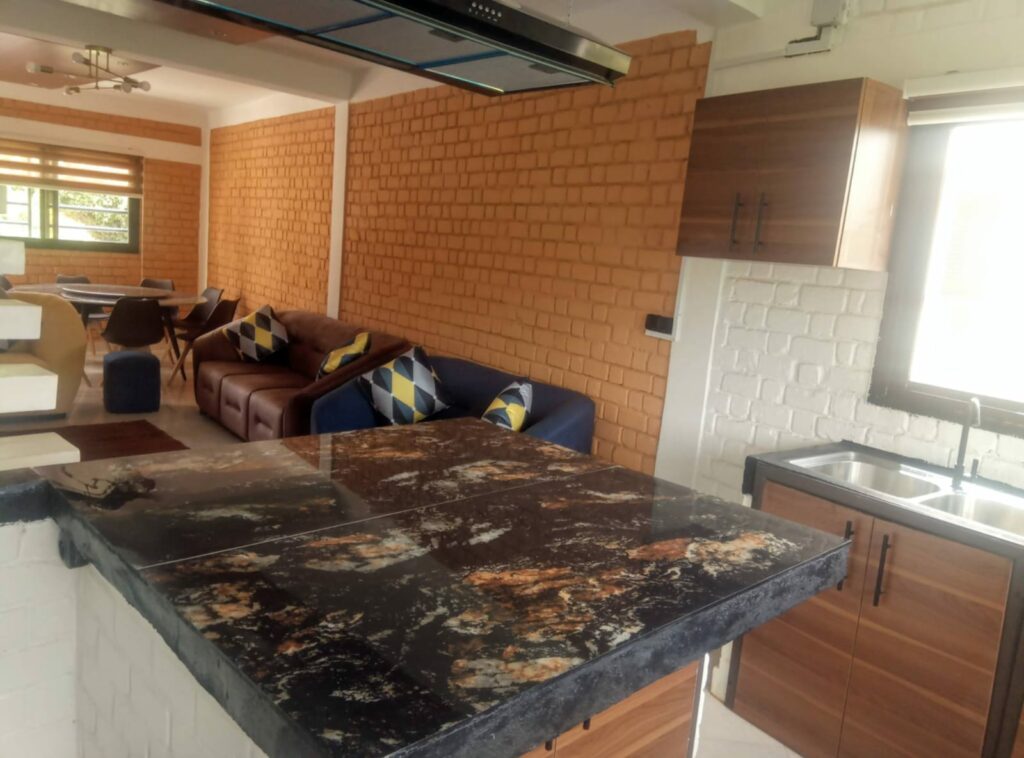 Maison contemporaine avec terrasse – Ambohimangakely, Antananarivo – photo 5