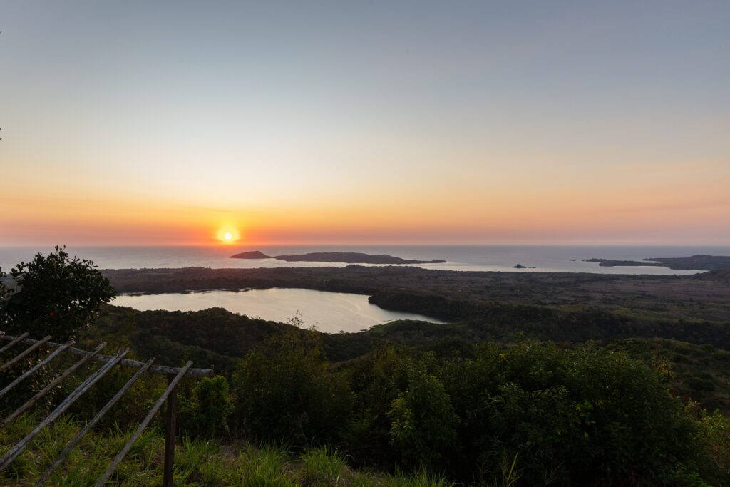 Coucher de soleil depuis le Mont Passot à Nosy Be