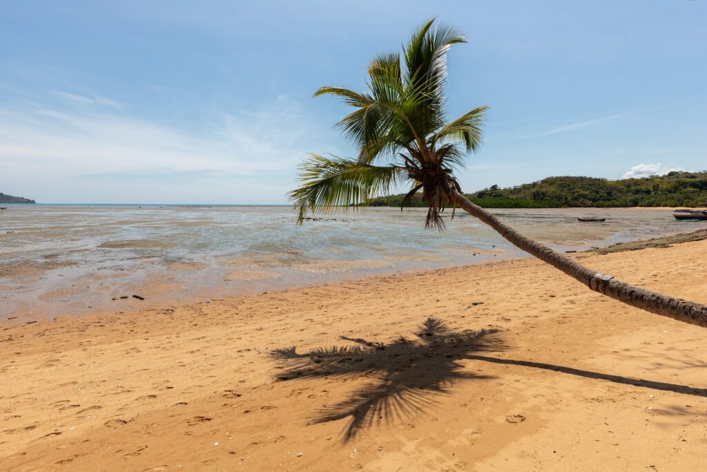 Plage d’Ampasipohy à Nosy Be, Madagascar